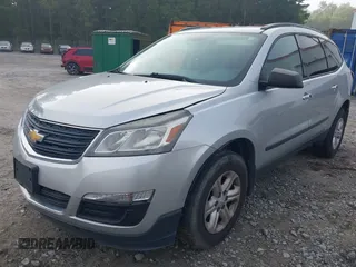 2016 Chevrolet Traverse LS z VIN 1GNKRFKD8GJ343572, wystawiony jako IAAI lot #42426571 z przebiegiem 168 568 mil mil oraz . Historia ofert i sprzedaży dostępna na DreamBid. Obrazek 17.
