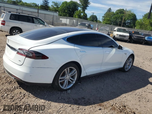 2014 Tesla Model S 60 z VIN 5YJSA1H19EFP37392, wystawiony jako Copart lot #57347625 z przebiegiem Nie podano mil oraz Szkoda całkowita • Salvage title. Historia ofert i sprzedaży dostępna na DreamBid. Obrazek 3.