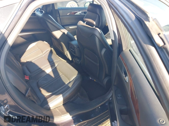 2014 Lincoln MKZ z VIN 3LN6L2J97ER835137, wystawiony jako IAAI lot #42062405 z przebiegiem 281 924 mil mil oraz . Historia ofert i sprzedaży dostępna na DreamBid. Obrazek 8.