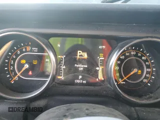 2022 Jeep Gladiator Sport S with VIN 1C6HJTAG3NL108851, listed as a Copart auction lot 38134614 with 17,017 mi miles and Salvage title. Bid and sale history available at DreamBid. Image 9.