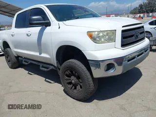 2008 Toyota Tundra z VIN 5TFEV54118X038542, wystawiony jako IAAI lot #42265229 z przebiegiem 148 546 mil mil oraz . Historia ofert i sprzedaży dostępna na DreamBid. Obrazek 1.
