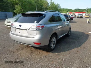 2012 Lexus RX 450h z VIN JTJBC1BA3C2428467, wystawiony jako IAAI lot #42394728 z przebiegiem 77 280 mil mil oraz . Historia ofert i sprzedaży dostępna na DreamBid. Obrazek 4.