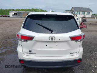 2015 Toyota Highlander XLE z VIN 5TDJKRFH2FS131663, wystawiony jako IAAI lot #42126277 z przebiegiem 108 843 mil mil oraz . Historia ofert i sprzedaży dostępna na DreamBid. Obrazek 17.