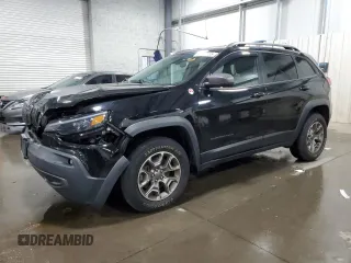 2020 Jeep Cherokee Trailhawk z VIN 1C4PJMBX2LD638678, wystawiony jako Copart lot #52197785 z przebiegiem 103 724 mil mil oraz Szkoda całkowita • Salvage title. Historia ofert i sprzedaży dostępna na DreamBid. Obrazek 1.