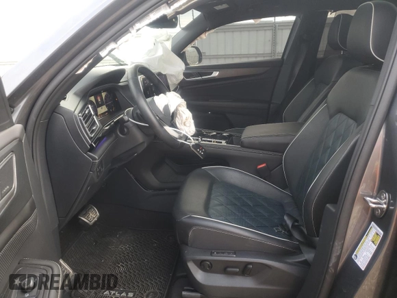 2024 Volkswagen Atlas SEL Premium R-Line with VIN 1V2FE2CA3RC215426, listed as a Copart auction lot 45599575 with 19,705 mi miles and Salvage title. Bid and sale history available at DreamBid. Image 7.