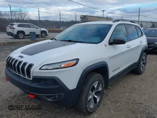 2017 Jeep Cherokee Trailhawk z VIN 1C4PJMBS4HW647835, wystawiony jako IAAI lot #41375077 z przebiegiem 87 208 mil mil oraz . Historia ofert i sprzedaży dostępna na DreamBid. Obrazek 17.