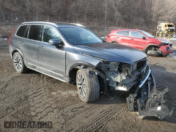 2021 Volvo XC90 Momentum with VIN YV4102PK8M1715421, listed as a Copart auction lot 46662945 with 30,737 mi miles and Salvage Title. Bid and sale history available at carsss.com. Image 4.