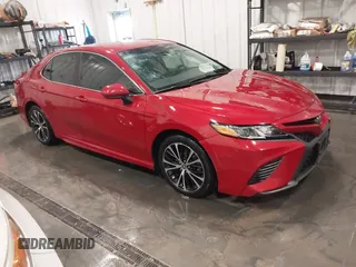 2020 Toyota Camry SE z VIN 4T1G11AKXLU378840, wystawiony jako IAAI lot #42110611 z przebiegiem 75 767 mil mil oraz . Historia ofert i sprzedaży dostępna na DreamBid. Obrazek 1.