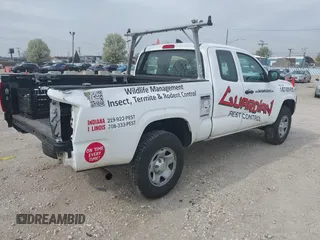 2018 Toyota Tacoma SR z VIN 5TFSX5EN3JX058375, wystawiony jako IAAI lot #42115157 z przebiegiem 171 454 mil mil oraz . Historia ofert i sprzedaży dostępna na DreamBid. Obrazek 4.