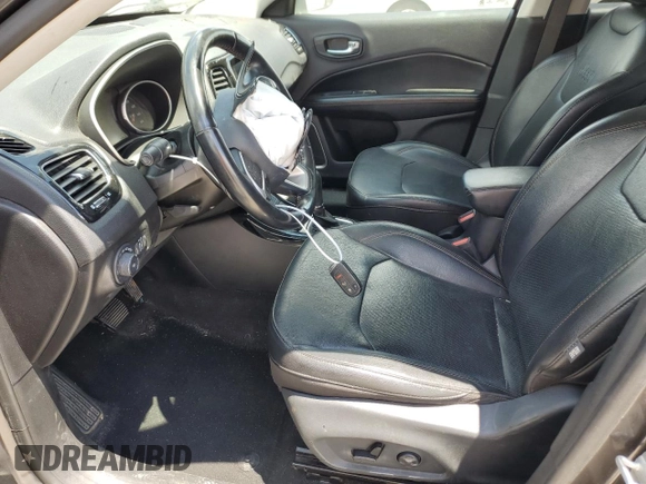 2020 Jeep Compass High Altitude z VIN 3C4NJDCB3LT123497, wystawiony jako Copart lot #59130385 z przebiegiem 107 582 mil mil oraz Czysty tytuł • Clean title. Historia ofert i sprzedaży dostępna na DreamBid. Obrazek 7.