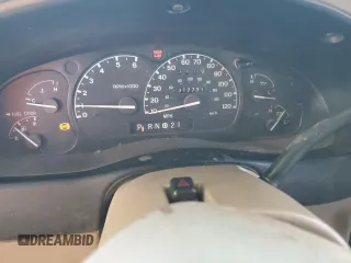 2000 Ford Explorer z VIN 1FMZU75E8YZA63925, wystawiony jako Copart lot #88376205 z przebiegiem 317 731 mil mil oraz Czysty tytuł • Clean title. Historia ofert i sprzedaży dostępna na DreamBid. Obrazek 9.