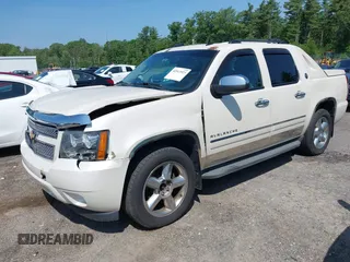 2013 Chevrolet Avalanche LTZ with VIN 3GNTKGE71DG122204, listed as a IAAI auction lot 42513923 with 152,733 mi miles and . Bid and sale history available at DreamBid. Image 21.