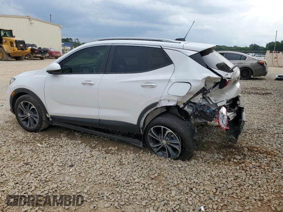 2021 Buick Encore GX Select with VIN KL4MMDS25MB072229, listed as a Copart auction lot 60198005 with 39,401 mi miles and Salvage title. Bid and sale history available at DreamBid. Image 2.