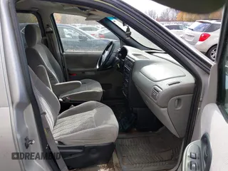 2002 Chevrolet Venture Plus 1SB Pkg with VIN 1GNDX03E12D228256, listed as a IAAI auction lot 40676033 with 190,488 mi miles. Bid and sale history available at carsss.com. Image 5.