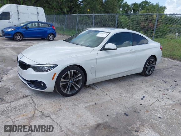 2020 BMW 4 Series 430i z VIN WBA4W3C05LFH08761, wystawiony jako IAAI lot #42485971 z przebiegiem 52 665 mil mil oraz . Historia ofert i sprzedaży dostępna na DreamBid. Obrazek 2.