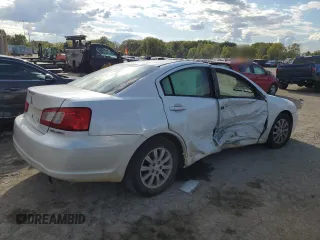 2011 Mitsubishi Galant FE z VIN 4A32B2FF4BE019728, wystawiony jako Copart lot #73040864 z przebiegiem 172 136 mil mil oraz Szkoda całkowita • Salvage title. Historia ofert i sprzedaży dostępna na DreamBid. Obrazek 3.