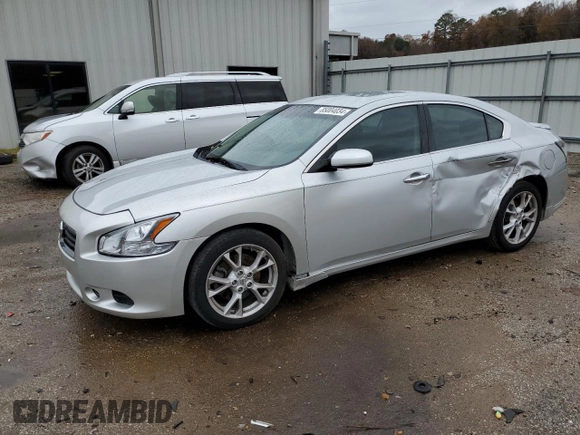 2014 Nissan Maxima SV z VIN 1N4AA5AP9EC438442, wystawiony jako Copart lot #85004034 z przebiegiem 108 924 mil mil oraz Szkody całkowita. Historia ofert i sprzedaży dostępna na DreamBid. Obrazek 1.