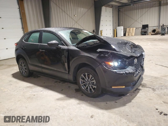 2021 Mazda CX-30 S z VIN 3MVDMBAL9MM217168, wystawiony jako Copart lot #52681535 z przebiegiem 32 266 mil mil oraz Szkoda całkowita • Salvage title. Historia ofert i sprzedaży dostępna na DreamBid. Obrazek 4.