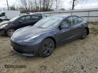 2023 Tesla Model 3 z VIN 5YJ3E1EA2PF550088, wystawiony jako Copart lot #50633315 z przebiegiem 45 221 mil mil oraz Szkoda całkowita • Salvage title. Historia ofert i sprzedaży dostępna na DreamBid. Obrazek 1.