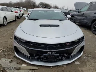 2019 Chevrolet Camaro 2SS with VIN 1G1FH1R75K0121319, listed as a Copart auction lot 43817715 with 32,851 mi miles and Salvage Title. Bid and sale history available at carsss.com. Image 5.