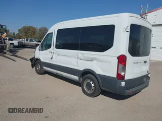 2017 Ford Transit Passenger XL z VIN 1FMZK1CM9HKA28283, wystawiony jako IAAI lot #39970695 z przebiegiem 151 916 mil mil oraz . Historia ofert i sprzedaży dostępna na DreamBid. Obrazek 3.