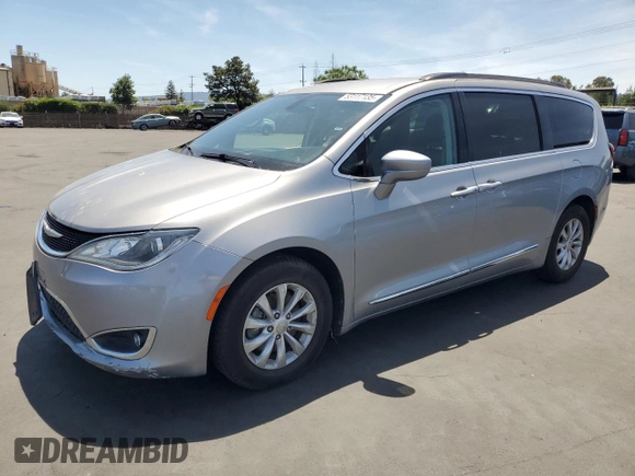 2017 Chrysler Pacifica Touring L with VIN 2C4RC1BG1HR539758, listed as a Copart auction lot 53117135 with 130,628 mi miles and Clean Title. Bid and sale history available at DreamBid. Image 1.