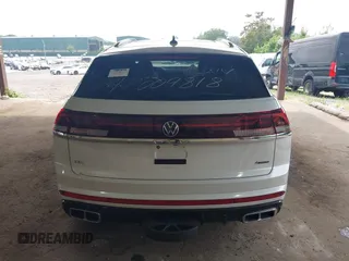 2024 Volkswagen Atlas SEL Premium R-Line with VIN 1V2FE2CA5RC229408, listed as a IAAI auction lot 39587804 with 341 mi miles and . Bid and sale history available at DreamBid. Image 16.