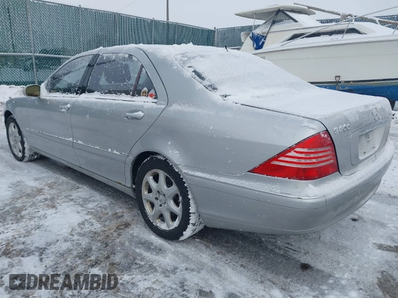 2004 Mercedes-Benz S-Class 5.0L with VIN WDBNG84J84A426875, listed as a IAAI auction lot 41608716 with 0 mi miles. Bid and sale history available at carsss.com. Image 3.