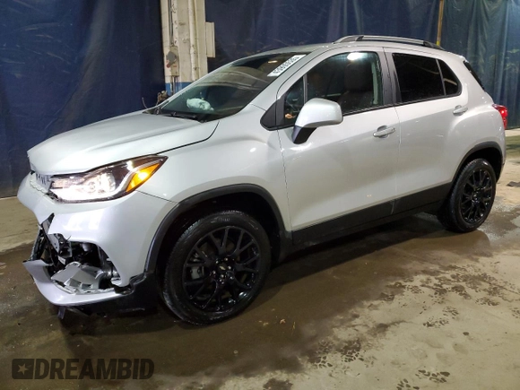 2022 Chevrolet Trax LT with VIN KL7CJPSMXNB557168, listed as a Copart auction lot 43905535 with 21,543 mi miles and Salvage Title. Bid and sale history available at carsss.com. Image 1.