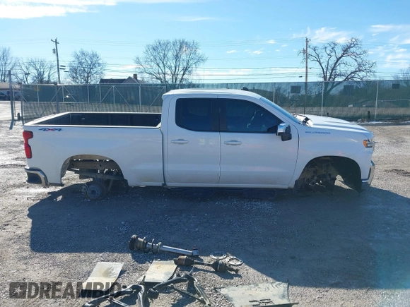 2020 Chevrolet Silverado 1500 LT with VIN 1GCRYDED4LZ221815, listed as a IAAI auction lot 41317651 with 51,340 mi miles. Bid and sale history available at carsss.com. Image 14.