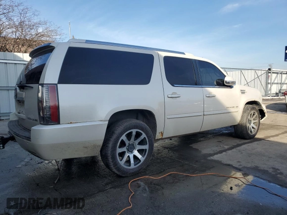 2013 Cadillac Escalade ESV Premium z VIN 1GYS4JEF6DR173775, wystawiony jako Copart lot #46567645 z przebiegiem 248 838 mil mil oraz Szkoda całkowita • Salvage title. Historia ofert i sprzedaży dostępna na DreamBid. Obrazek 3.