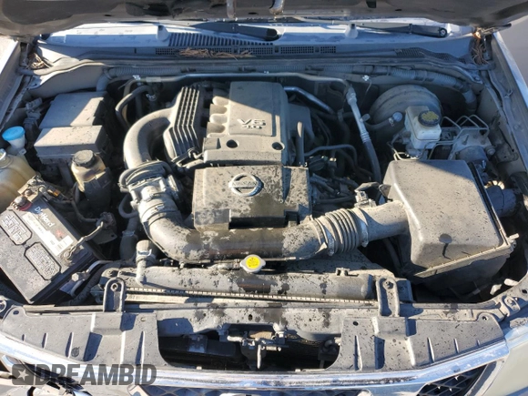 2008 Nissan Frontier SE z VIN 1N6AD07UX8C437464, wystawiony jako Copart lot #49346195 z przebiegiem 301 208 mil mil oraz Szkoda całkowita • Salvage title. Historia ofert i sprzedaży dostępna na DreamBid. Obrazek 11.