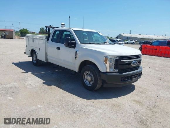 2019 Ford F-250 XL with VIN 1FD7X2A68KEE68410, listed as a IAAI auction lot 42483463 with 100,636 mi miles and . Bid and sale history available at DreamBid. Image 1.