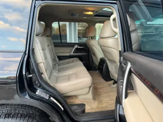 2011 Toyota Land Cruiser with VIN JTMHY7AJ7B4005719, listed as a Copart auction lot 42849355 with 200,266 mi miles and Clean Title. Bid and sale history available at carsss.com. Image 6.