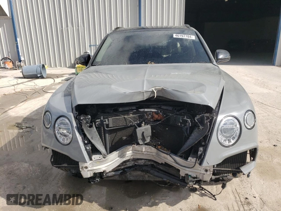 2017 Bentley Bentayga W12 z VIN SJAAC2ZV9HC015680, wystawiony jako Copart lot #46197784 z przebiegiem Nie podano mil oraz . Historia ofert i sprzedaży dostępna na DreamBid. Obrazek 5.