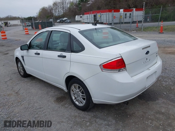 2008 Ford Focus SE with VIN 1FAHP35N08W122604, listed as a IAAI auction lot 41942030 with 89,034 mi miles. Bid and sale history available at carsss.com. Image 3.