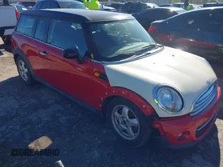 2012 MINI Clubman z VIN WMWZF3C55CT190456, wystawiony jako IAAI lot #41308541 z przebiegiem 66 070 mil mil oraz . Historia ofert i sprzedaży dostępna na DreamBid. Obrazek 1.