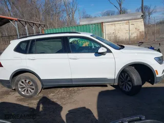2018 Volkswagen Tiguan S with VIN 3VV1B7AX1JM015870, listed as a IAAI auction lot 41632032 with 82,578 mi miles. Bid and sale history available at carsss.com. Image 13.