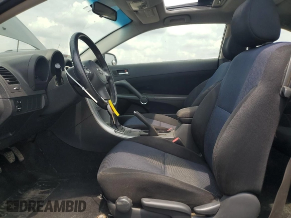 2006 Scion tC z VIN JTKDE177X60123771, wystawiony jako Copart lot #59763245 z przebiegiem 231 959 mil mil oraz Szkoda całkowita • Salvage title. Historia ofert i sprzedaży dostępna na DreamBid. Obrazek 7.