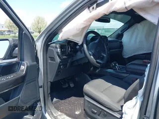 2022 Ford F-150 XL z VIN 1FTEW1EP9NFA65479, wystawiony jako IAAI lot #42165173 z przebiegiem 36 579 mil mil oraz . Historia ofert i sprzedaży dostępna na DreamBid. Obrazek 5.