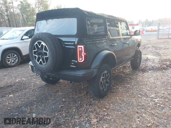 2022 Ford Bronco with VIN 1FMEE5DP0NLA87721, listed as a IAAI auction lot 40968618 with 45,693 mi miles. Bid and sale history available at carsss.com. Image 4.
