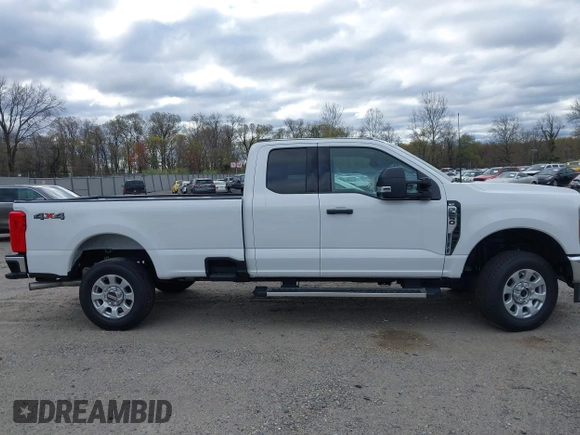 2024 Ford F-250 XL с VIN 1FT7X2BN5RED47418, выставлен на аукционе IAAI как лот 42049571 с пробегом 3 834 миль миль и . История ставок и продаж доступна на DreamBid. Изображение 13.