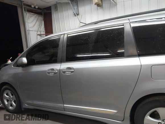 2018 Toyota Sienna LE Auto Access Seat with VIN 5TDKZ3DC3JS913564, listed as a IAAI auction lot 41657326 with 107,166 mi miles and . Bid and sale history available at DreamBid. Image 14.