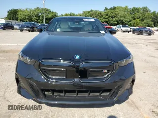 2024 BMW i5 M60 z VIN WBY43FK09RCR58587, wystawiony jako Copart lot #67396684 z przebiegiem 387 mil mil oraz Szkody całkowita. Historia ofert i sprzedaży dostępna na DreamBid. Obrazek 5.