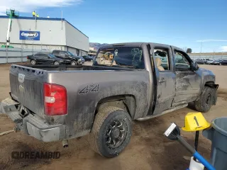 2007 Chevrolet Silverado 1500 LTZ with VIN 2GCEK13M271627642, listed as a Copart auction lot 43460305 with 131,486 mi miles and Salvage Title. Bid and sale history available at carsss.com. Image 3.