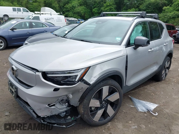 2023 Volvo XC40 Ultimate with VIN YV4ED3UM1P2058851, listed as a IAAI auction lot 42525409 with 11,626 mi miles and . Bid and sale history available at DreamBid. Image 17.