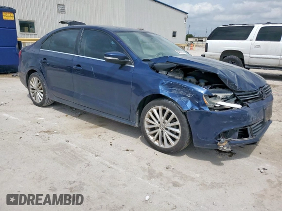 2013 Volkswagen Jetta SEL с VIN 3VWLX7AJ4DM354418, выставлен на аукционе Copart как лот 54982235 с пробегом 147 136 миль миль и Списание • Salvage title. История ставок и продаж доступна на DreamBid. Изображение 4.