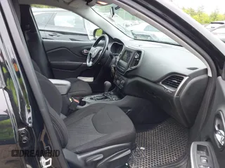 2020 Jeep Cherokee Latitude with VIN 1C4PJMCB8LD607440, listed as a IAAI auction lot 42292035 with 34,939 mi miles and . Bid and sale history available at DreamBid. Image 5.