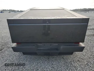 2024 Tesla Cybertruck z VIN 7G2CEHED0RA022596, wystawiony jako Copart lot #77222434 z przebiegiem Nie podano mil oraz Nie do naprawy • Non repairable. Historia ofert i sprzedaży dostępna na DreamBid. Obrazek 6.