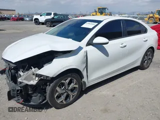 2021 Kia Forte LXS z VIN 3KPF24ADXME348303, wystawiony jako IAAI lot #42082884 z przebiegiem 102 754 mil mil oraz . Historia ofert i sprzedaży dostępna na DreamBid. Obrazek 17.